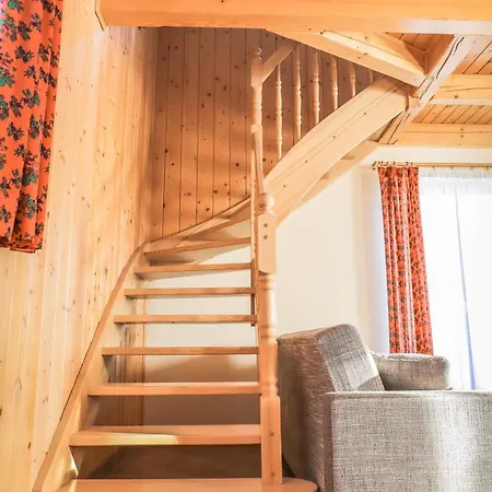 Pod Swierkami Farmház *