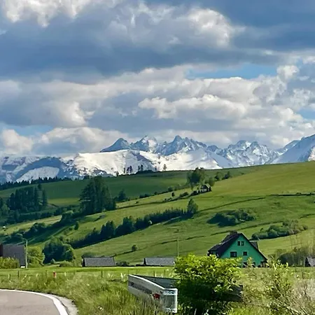 Pod Swierkami Farmház *